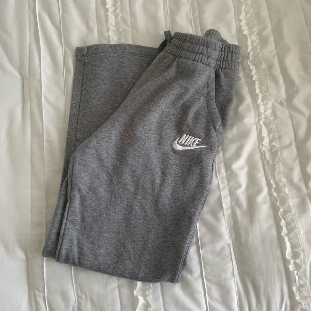 Girls’ Grey Nike Sweatpants